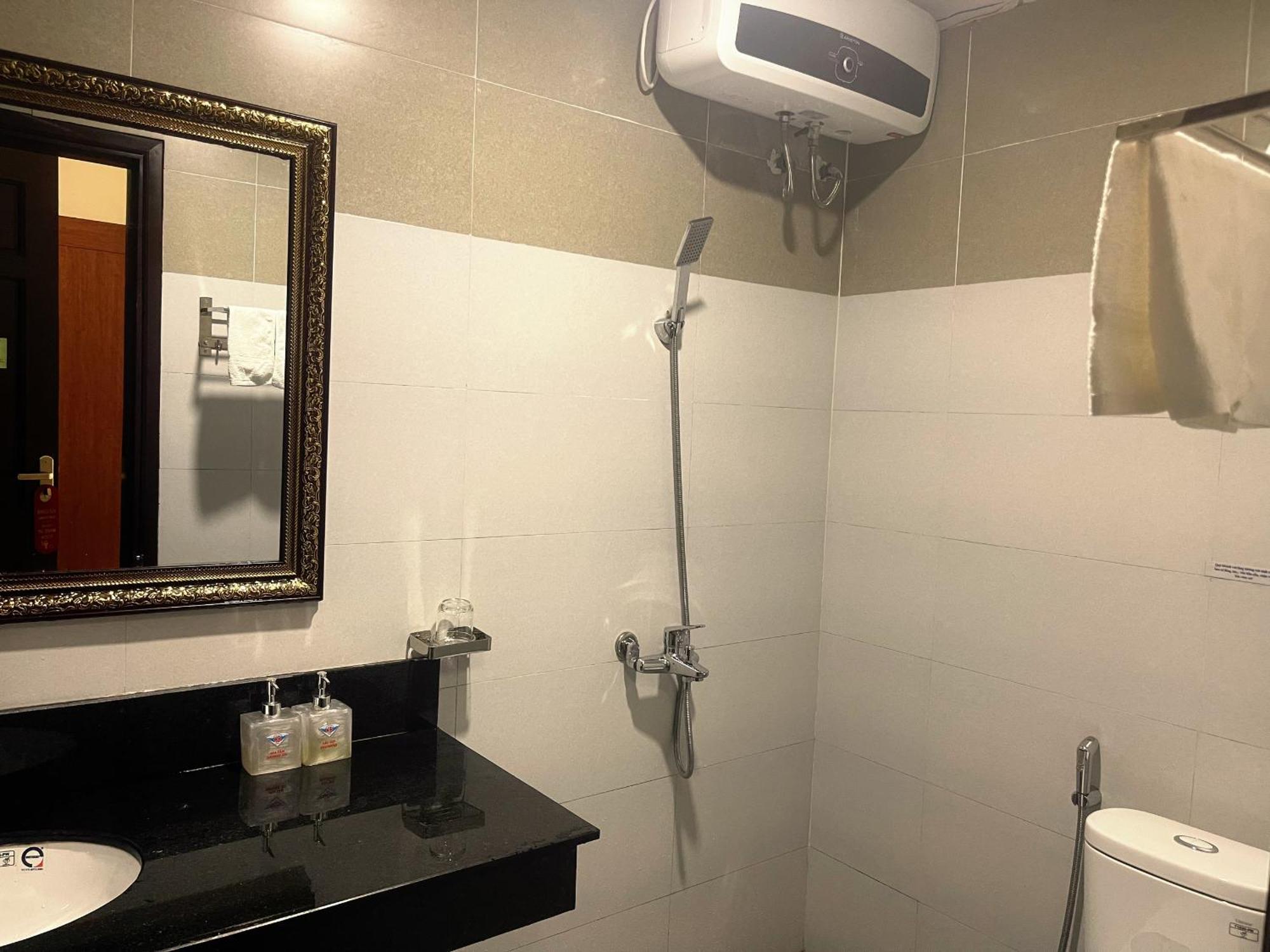Khach San Hoa Binh Quang Tri Hotel Dong Ha Ngoại thất bức ảnh